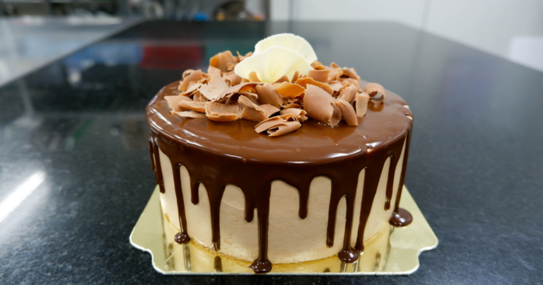 Receita de bolo de chocolate com cobertura de ganache